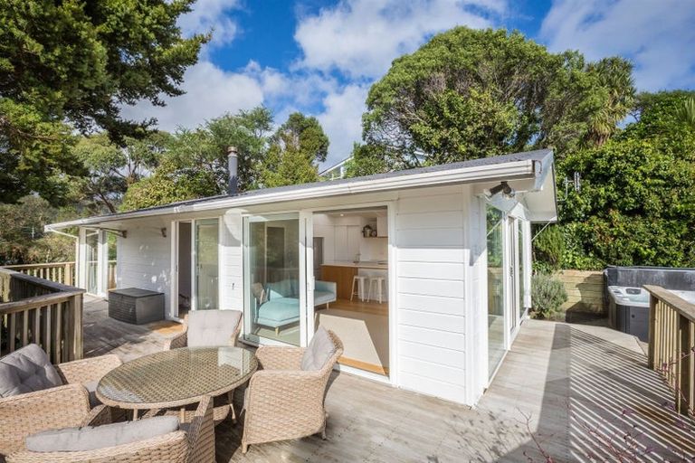 Photo of property in 53 Howard Road, Point Howard, Lower Hutt, 5013