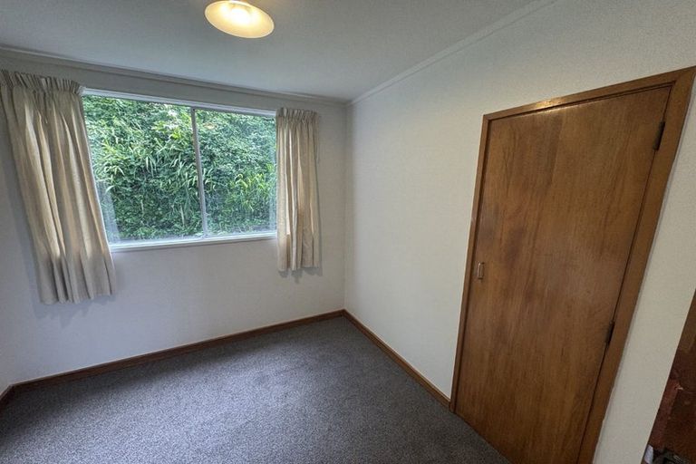 Photo of property in 13-13a Espin Crescent, Karori, Wellington, 6012
