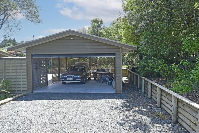 Photo of property in 18 Grand View Road, Leigh, 0985