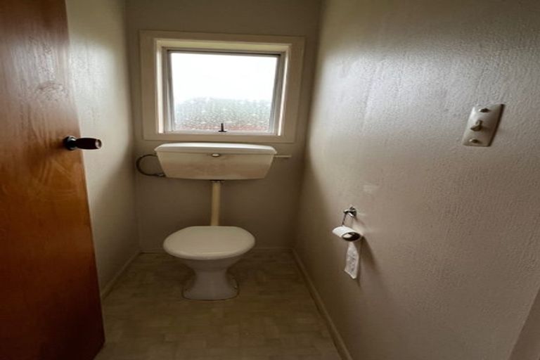 Photo of property in 2/30 Mcleod Road, Henderson, Auckland, 0612