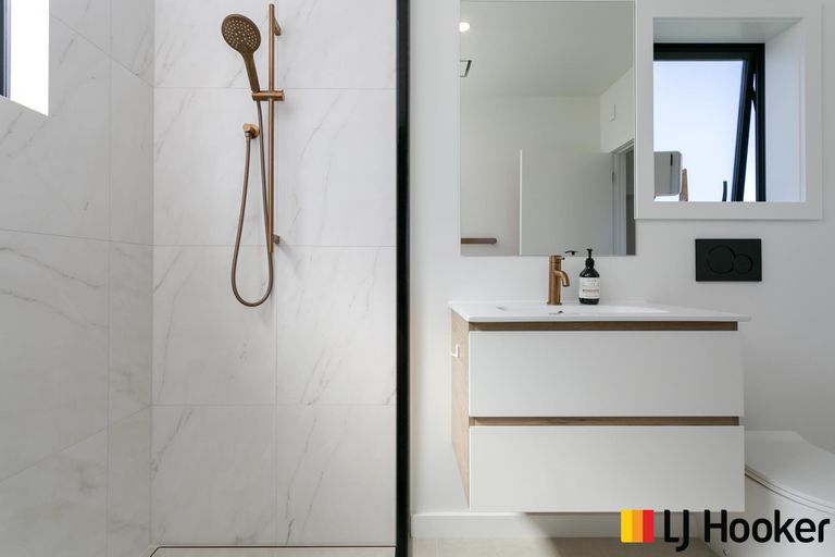 Photo of property in 32 Okaia Drive, Kinloch, Taupo, 3377