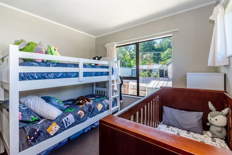 Photo of property in 12 Hookway Grove, Paraparaumu, 5032