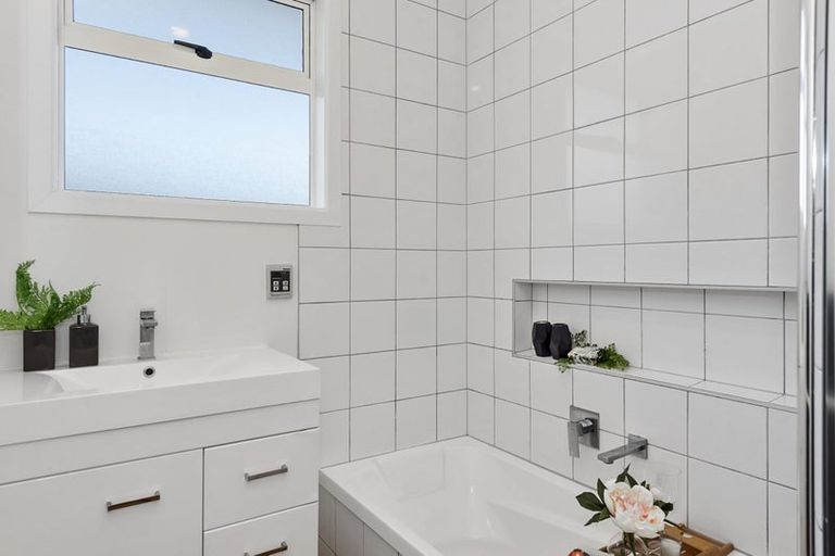 Photo of property in 53 Cecil Street, St Andrews, Hamilton, 3200