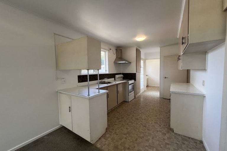 Photo of property in 1/28 Sequoia Place, Sunnynook, Auckland, 0620