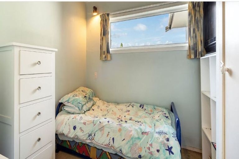 Photo of property in 28 Brunton Place, Glenfield, Auckland, 0629