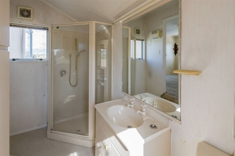 Photo of property in 29 Kapiti Lane, Otaki Beach, Otaki, 5512