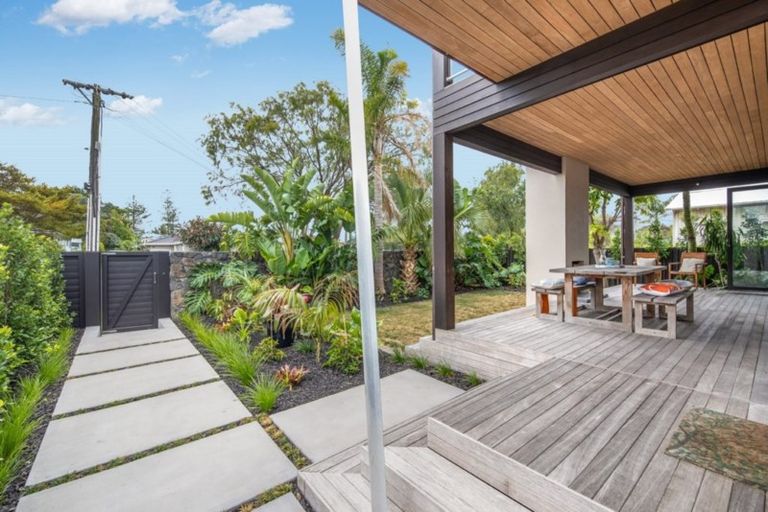 Photo of property in 46 St Michaels Avenue, Point Chevalier, Auckland, 1022
