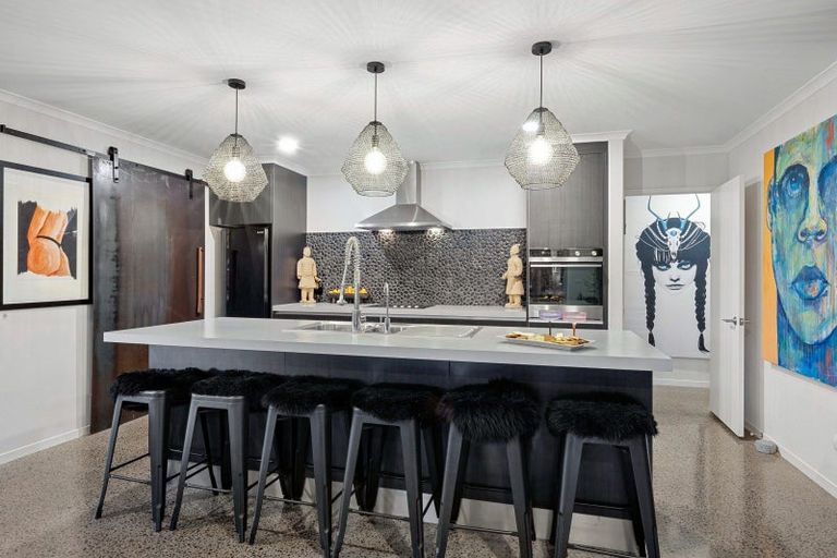 Photo of property in 10 Cooke Farm Grove, Waiwhakaiho, New Plymouth, 4312