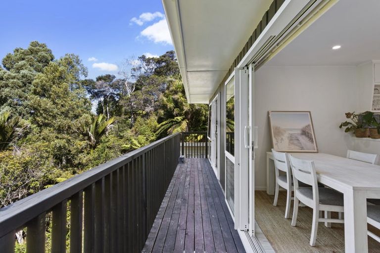 Photo of property in 35 Takahe Road, Titirangi, Auckland, 0604