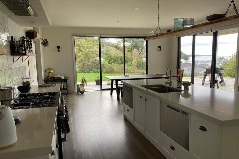 Photo of property in 9 Koru Place, Snells Beach, 0920