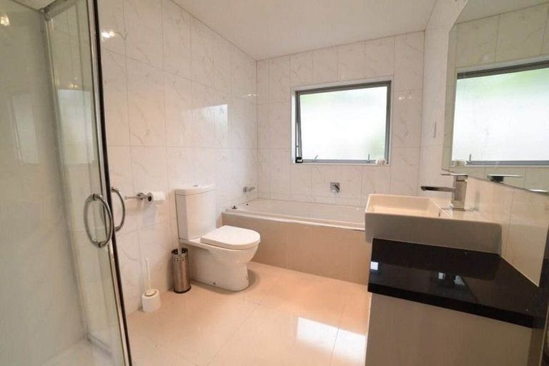 Photo of property in 98 Tiriwa Drive, Massey, Auckland, 0614