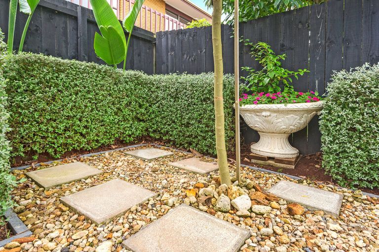 Photo of property in 32b Barberton Terrace, Red Hill, Papakura, 2110