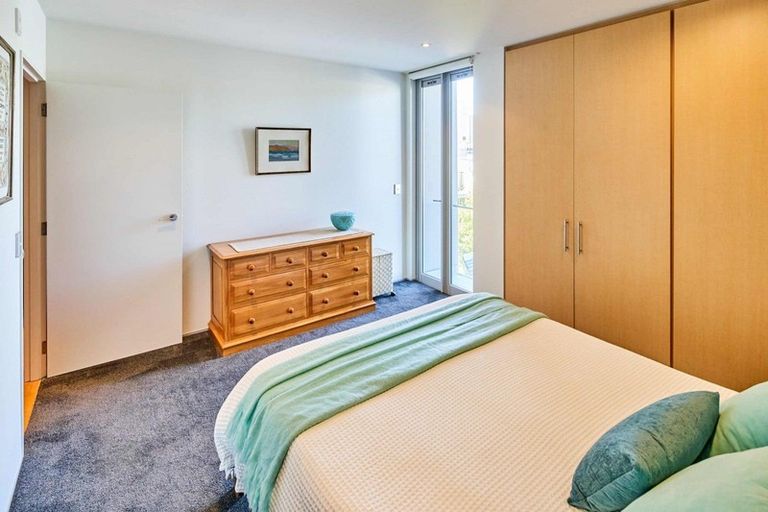 Photo of property in Sanctum Apartment, 10 Ebor Street, Te Aro, Wellington, 6011