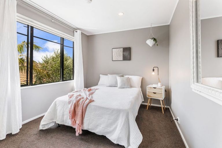 Photo of property in 15 Cellarmans Street, Te Atatu Peninsula, Auckland, 0610