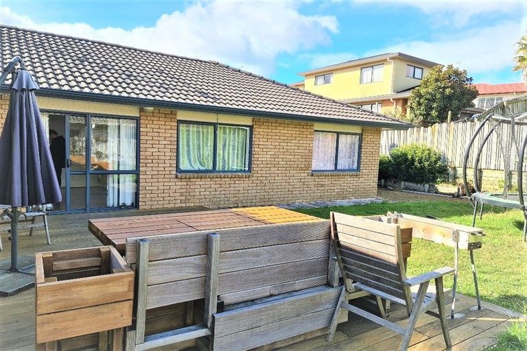 Photo of property in 87 Bluebird Crescent, Unsworth Heights, Auckland, 0632