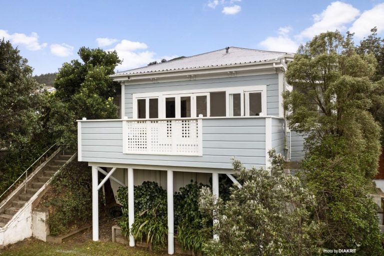 Photo of property in 21 The Parade, Island Bay, Wellington, 6023