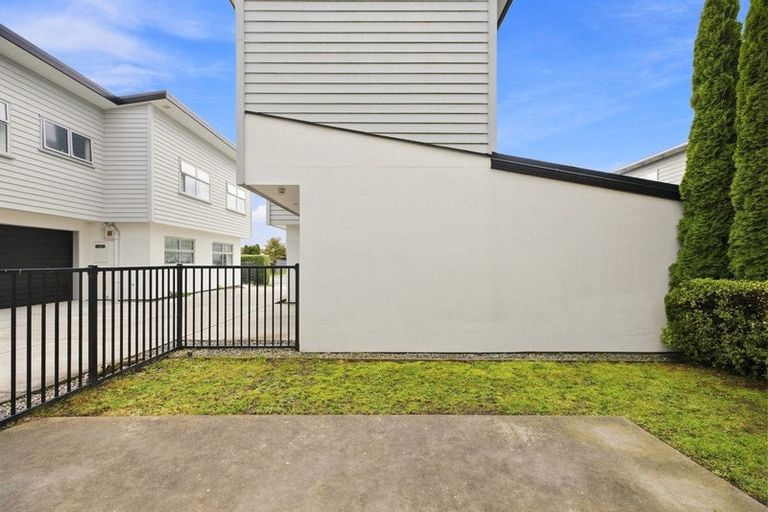Photo of property in 2/33 Elizabeth Street, Riccarton, Christchurch, 8041