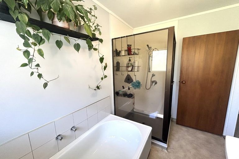 Photo of property in 32 Weggery Drive, Waikanae Beach, Waikanae, 5036