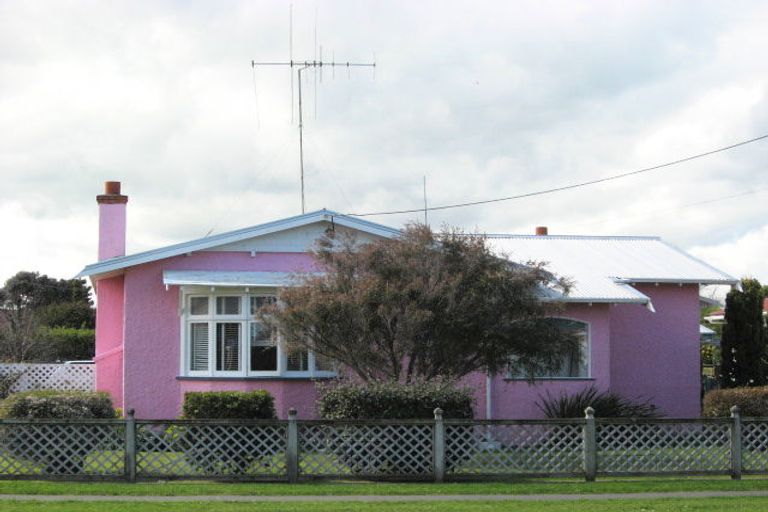 Photo of property in 4 Muir Street, Gonville, Whanganui, 4501