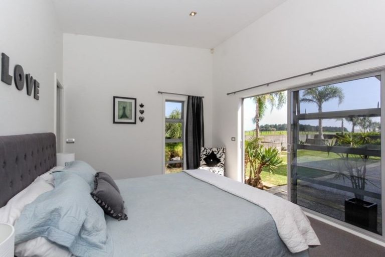 Photo of property in 3 Dolphin Parade, Bell Block, New Plymouth, 4312