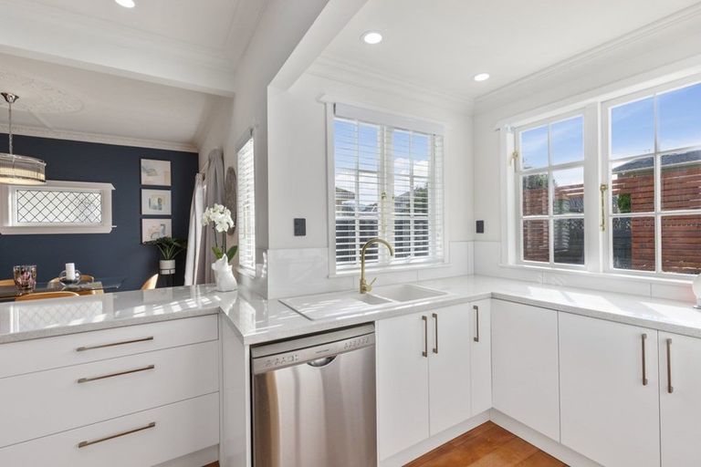 Photo of property in 13 Norton Park Avenue, Fairfield, Lower Hutt, 5011