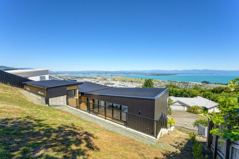Photo of property in 24 Commodore Place, Britannia Heights, Nelson, 7010