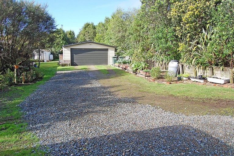 Photo of property in 210a Pukenui Road, Kaiwaka, 0573