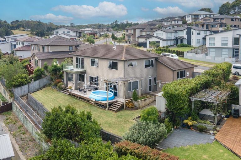 Photo of property in 8 Henriette Place, The Gardens, Auckland, 2105