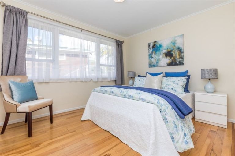 Photo of property in 594 Glenfield Road, Bayview, Auckland, 0629