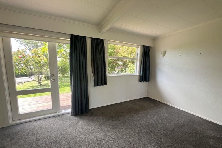 Photo of property in 9 Nimmo Avenue West, Waikanae, 5036