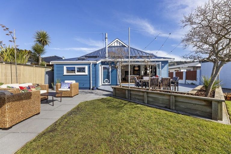 Photo of property in 127 Hargest Crescent, Saint Clair, Dunedin, 9012