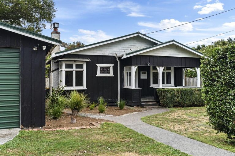 Photo of property in 11 Woodleigh Street, Frankleigh Park, New Plymouth, 4310
