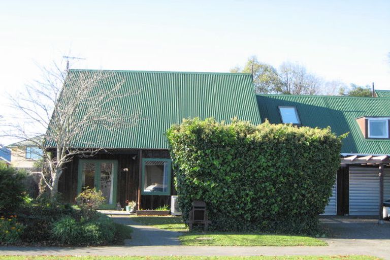 Photo of property in 2/10 Tisch Place, Belfast, Christchurch, 8051