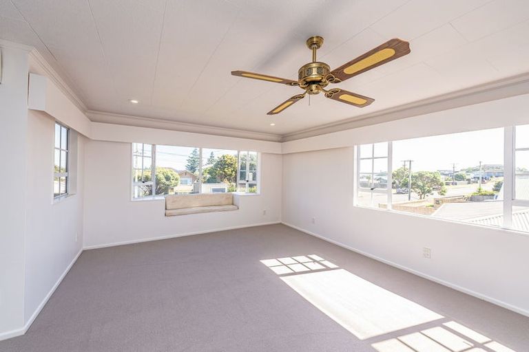 Photo of property in 156 Karaka Street, Castlecliff, Whanganui, 4501