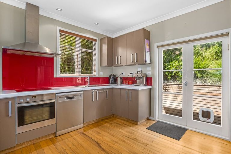 Photo of property in 28 Paremata Crescent, Paremata, Porirua, 5024