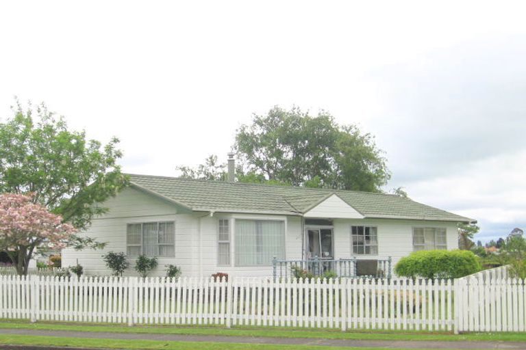 Photo of property in 10 Thames Road, Paeroa, 3600