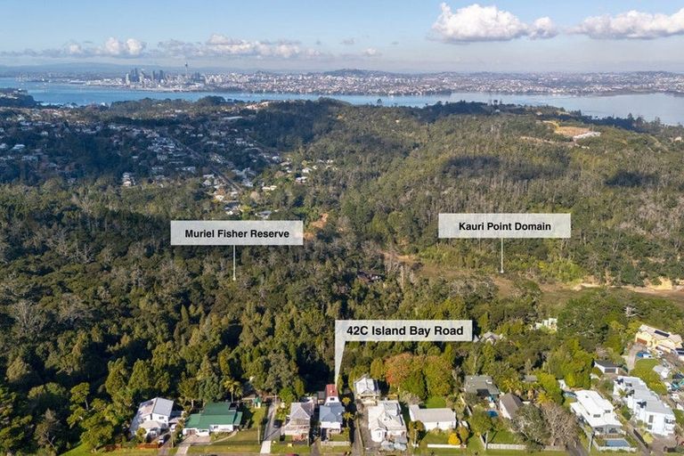 Photo of property in 2/42 Island Road, Beach Haven, Auckland, 0626