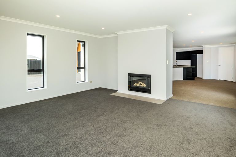 Photo of property in 25 Lazarette Loop, Gleniti, Timaru, 7910