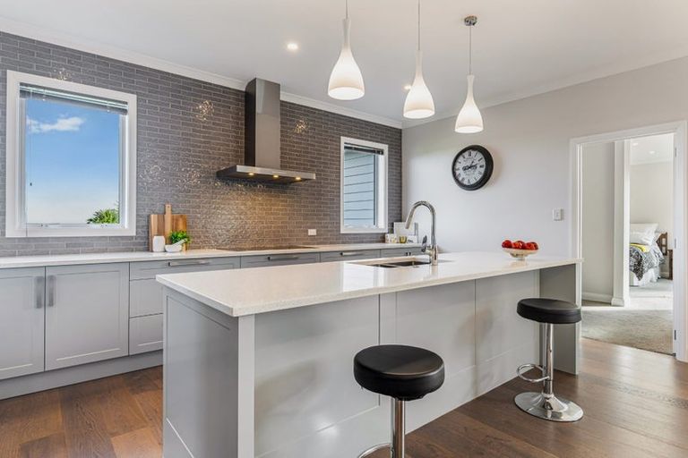 Photo of property in 15 Flavell Drive, Orewa, 0931