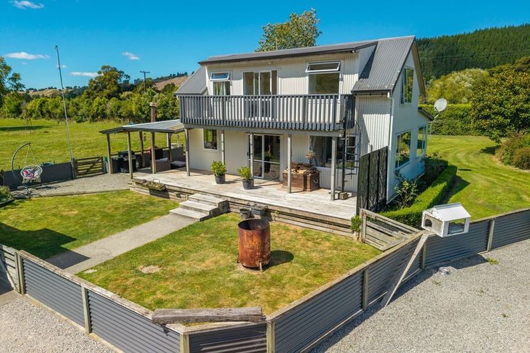 Photo of property in 4 Leigh Road, Foxhill, Wakefield, 7095