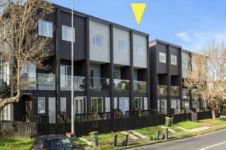 Photo of property in 57a Edmonton Road, Henderson, Auckland, 0612