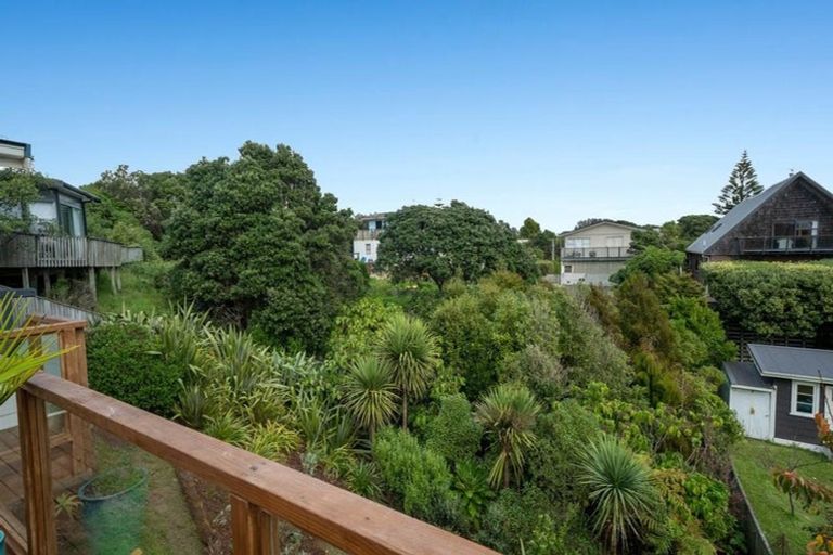 Photo of property in 14 Frances Street, Waikanae Beach, Waikanae, 5036
