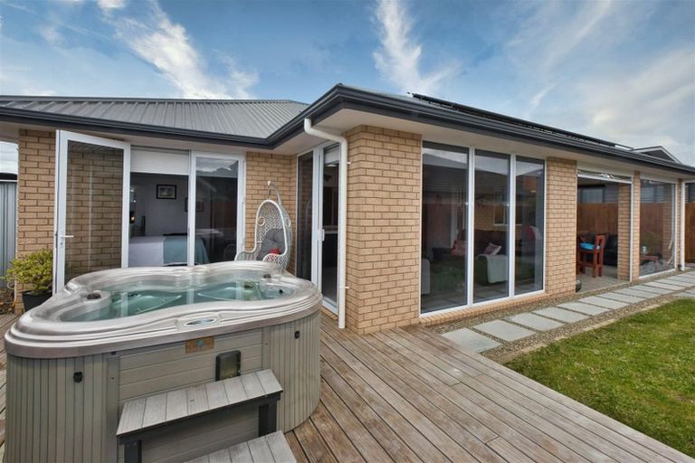 Photo of property in 4 Trevally Place, Snells Beach, 0920