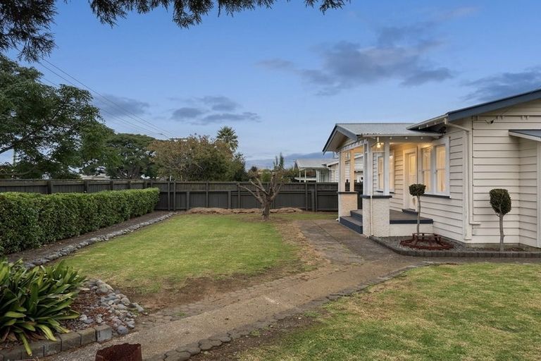 Photo of property in 33a Gloucester Road, Manurewa, Auckland, 2102