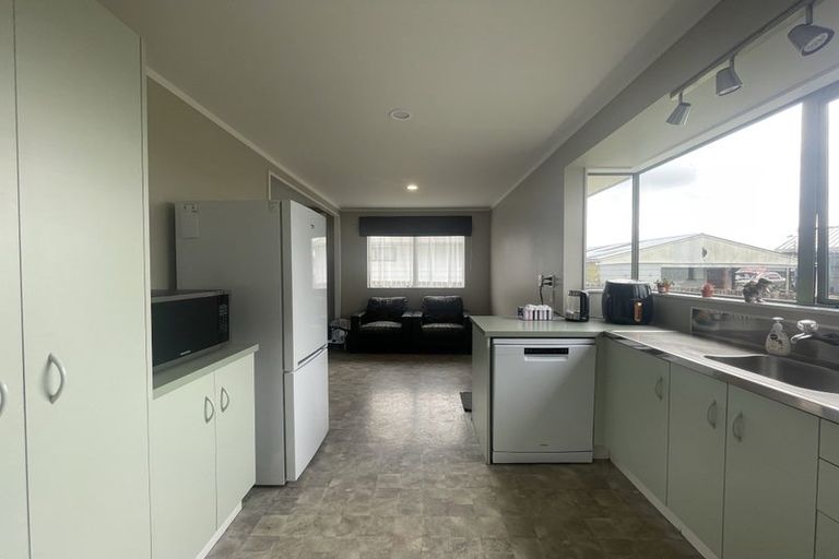 Photo of property in 27d Breckons Avenue, Nawton, Hamilton, 3200