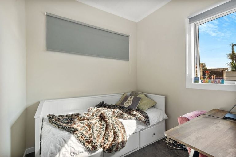 Photo of property in 56 Bowhill Road, New Brighton, Christchurch, 8083