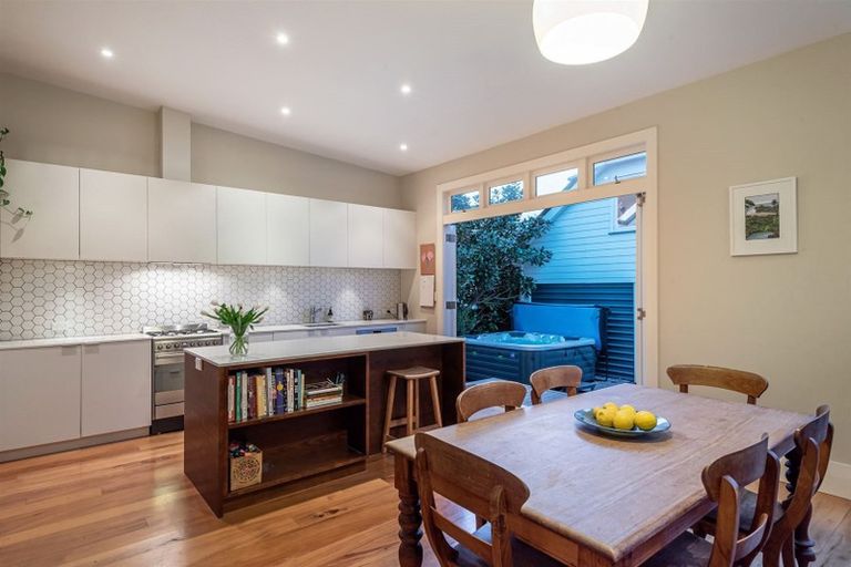 Photo of property in 10 Egremont Street, Belmont, Auckland, 0622