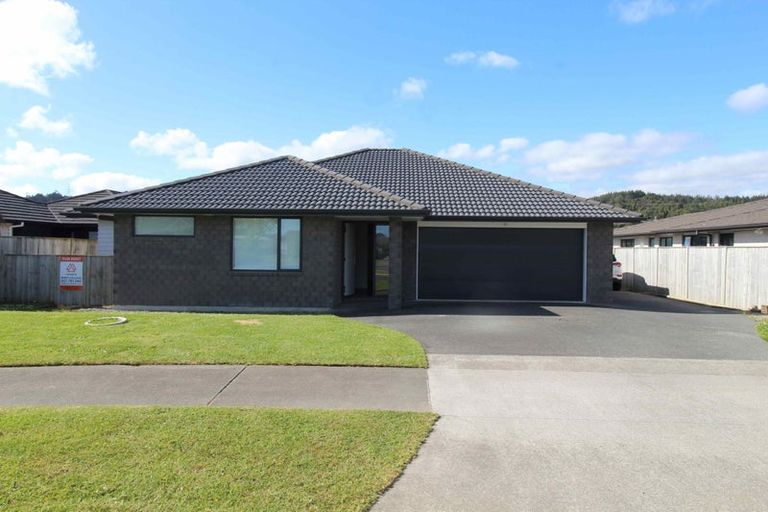 Photo of property in 23 Raymond Grace Avenue, Huapai, Kumeu, 0810