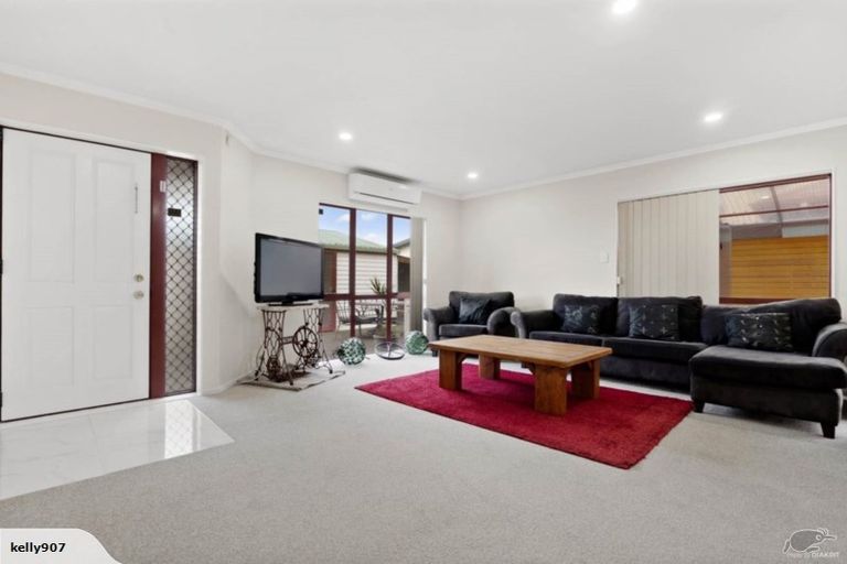 Photo of property in 9 Seddon Avenue, Papatoetoe, Auckland, 2104