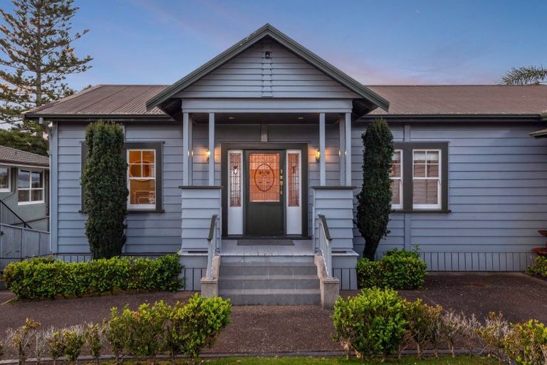 Photo of property in 53 St Michaels Avenue, Point Chevalier, Auckland, 1022
